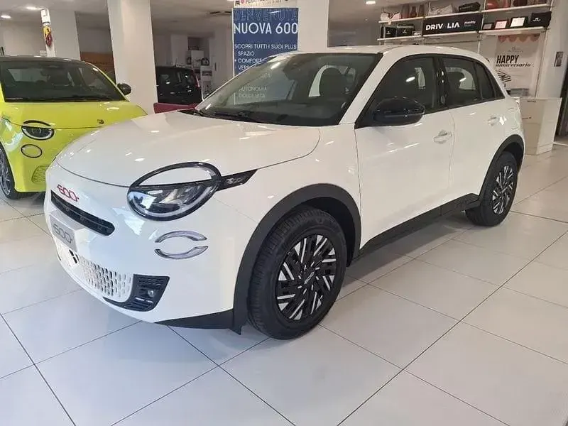 Usata Fiat 600 100 CV (73 kW) 2024 SUV