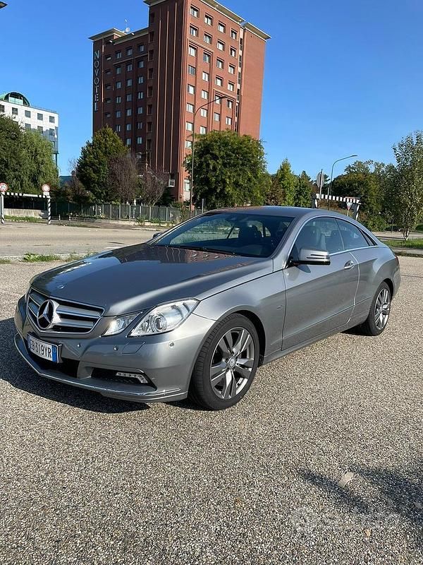Usata 2010 Mercedes E250 Coupé | 10.200 € - Immagine 1/4