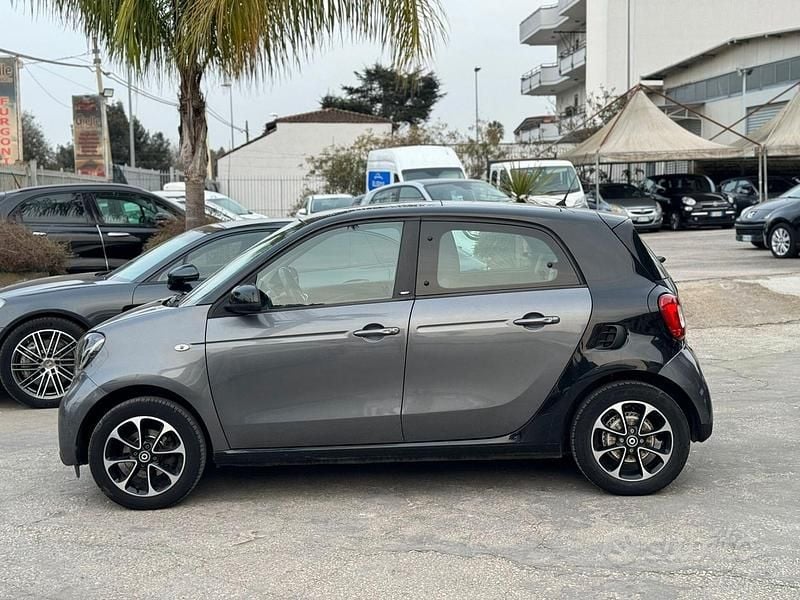 Usata Smart ForFour Passion 71 CV (52 kW) 2016 Grigio Utilitaria