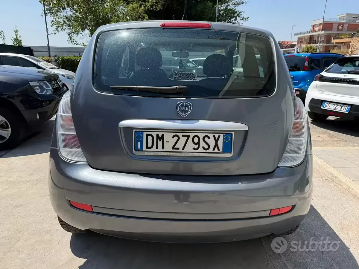 Usata Lancia Ypsilon 75 CV (55 kW) 2008 Bluazzurro Utilitaria