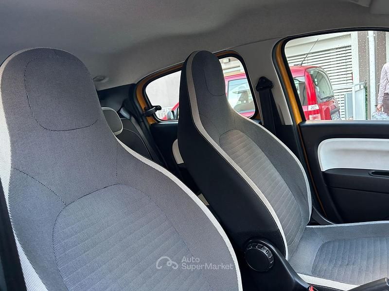 Occasion Renault Twingo SE 72 PK (52 kW) 2022 Oranje Hatchback