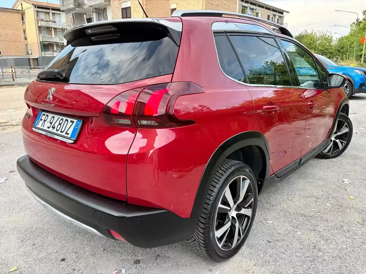 Usata Peugeot 2008 99 CV (72 kW) 2018 Rosso SUV