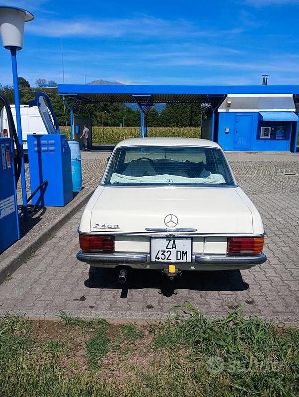 Usata Mercedes 240 1970 Berlina