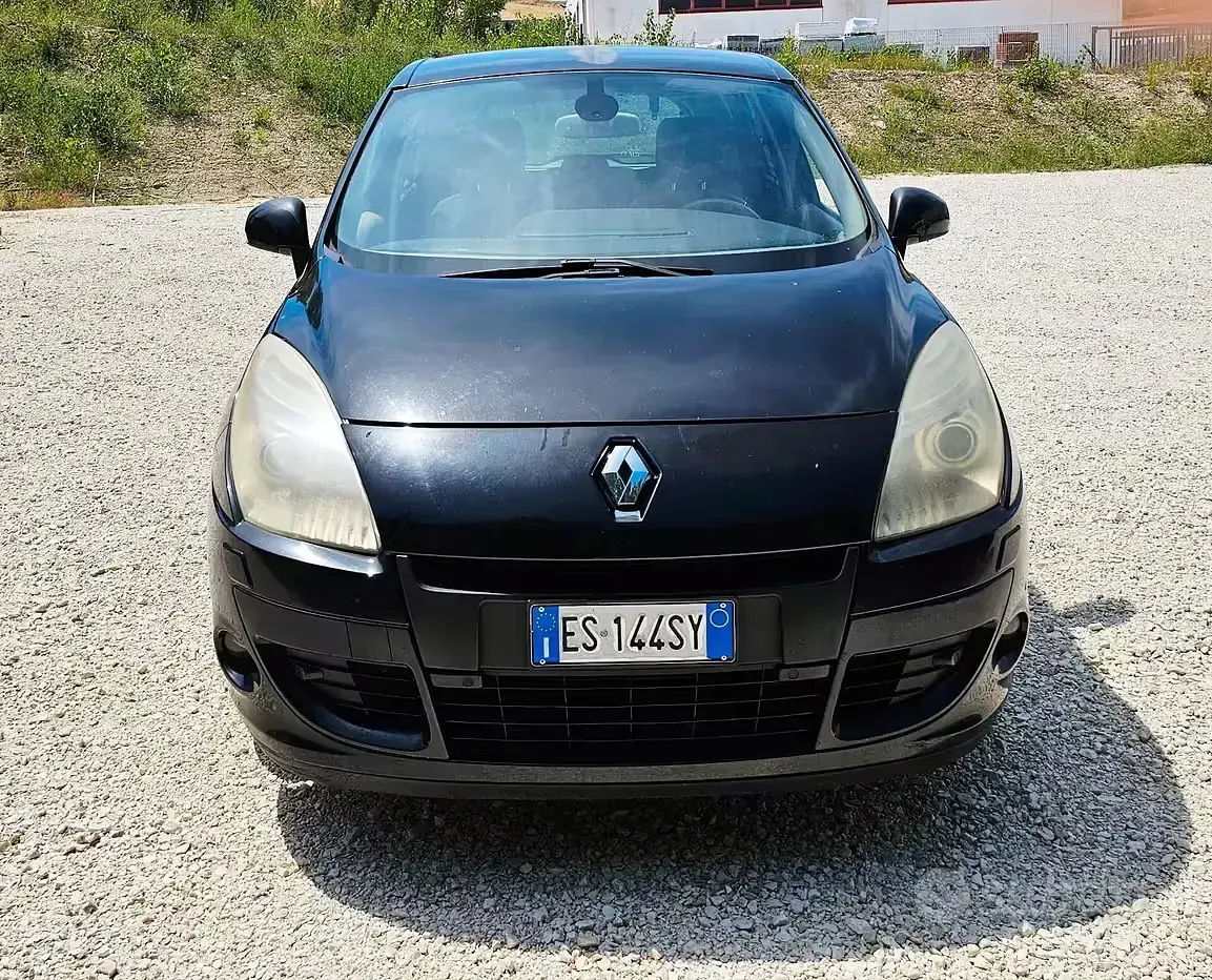 Usata Renault Scénic Dynamique 130 CV (95 kW) 2010 Nero Monovolume