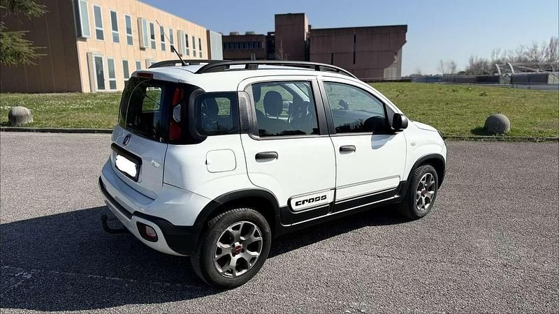 Usado Fiat Panda Cross Cross 95 CV (69 kW) 2017 Utilitario