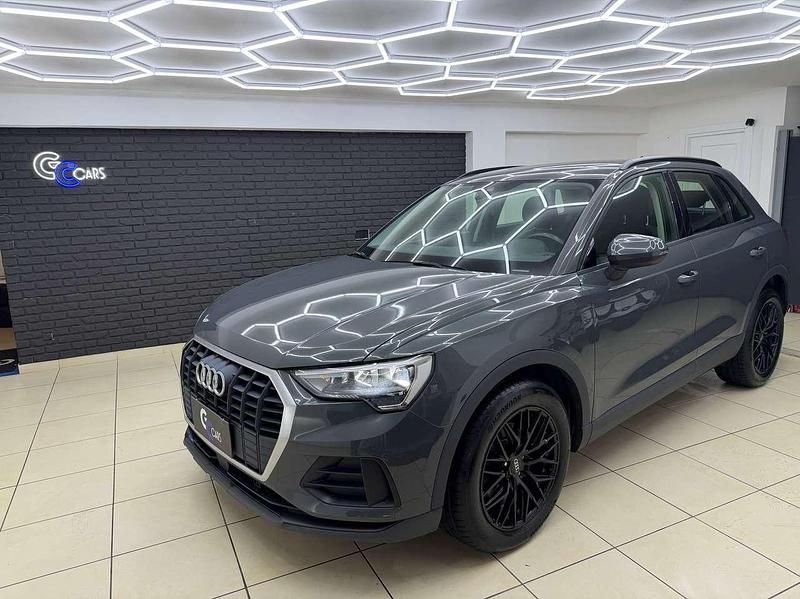 Grigio Usata 2019 Audi Q3 Ambiente SUV | 21.999 € (Buon prezzo) - Immagine 1/4