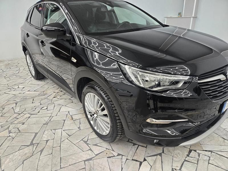 Usata Opel Crossland X Elegance 110 CV (80 kW) 2021 Nero SUV