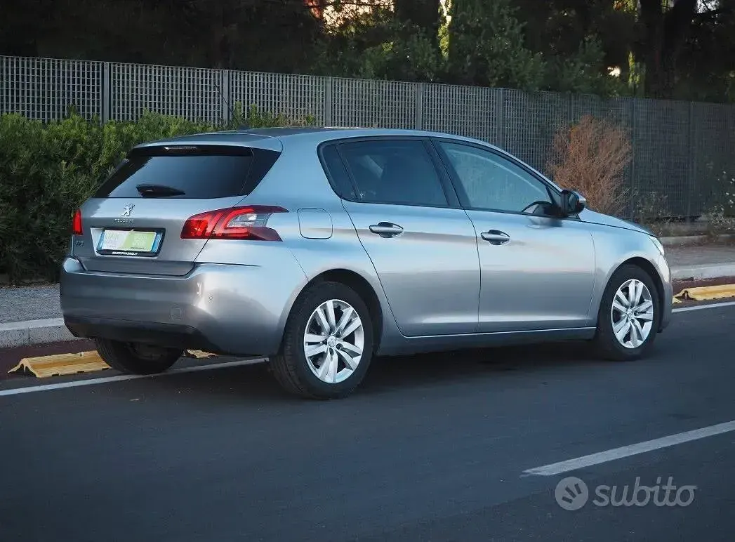 Usata Peugeot 308 Business-Line 131 CV (96 kW) 2019 Grigio Berlina
