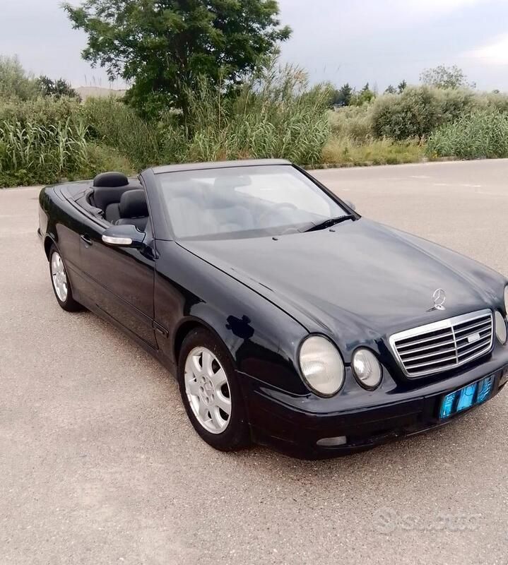 Blu Usata 2000 Mercedes CLK230 Cabrio | 7500 € (Buon prezzo) - Immagine 1/4
