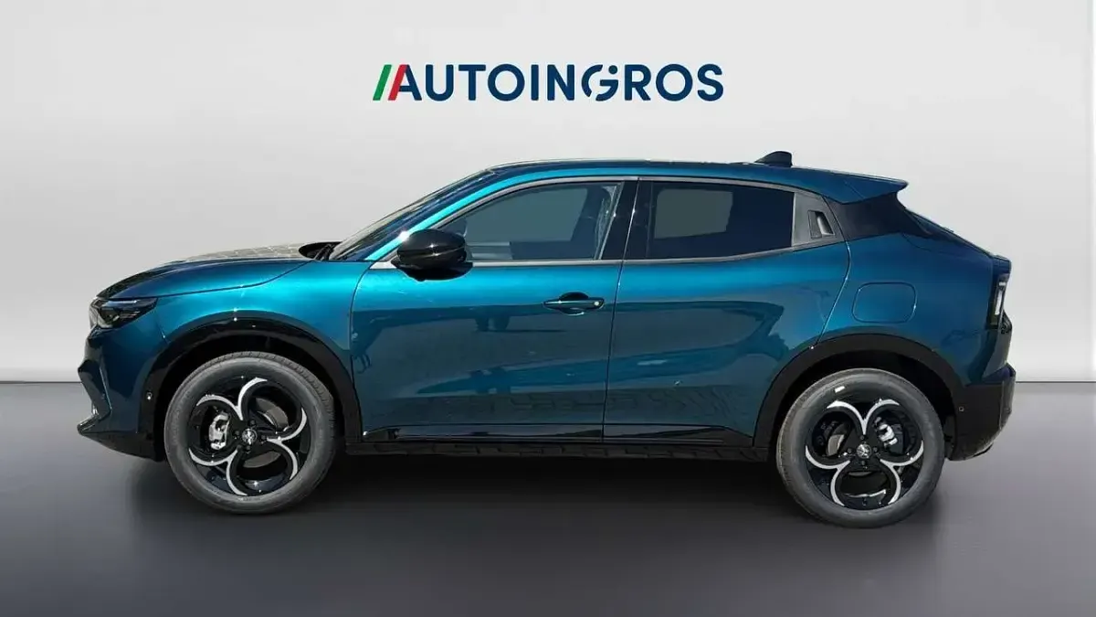 Nuova Alfa Romeo GT Junior Ti 136 CV (100 kW) 2026 Blu navigli SUV