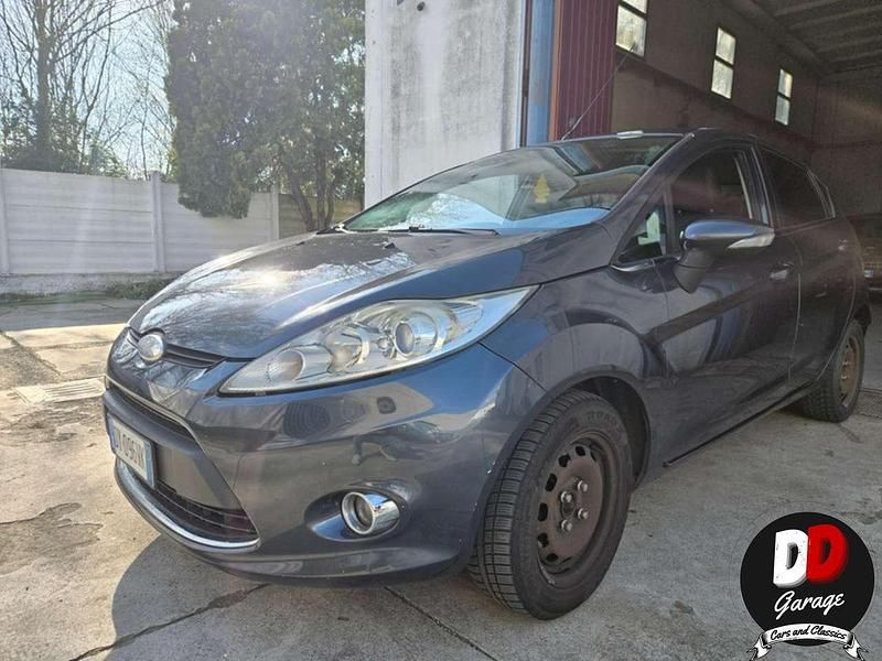 Usata Ford Fiesta Titanium 96 CV (70 kW) 2009 Blu/azzurro Utilitaria