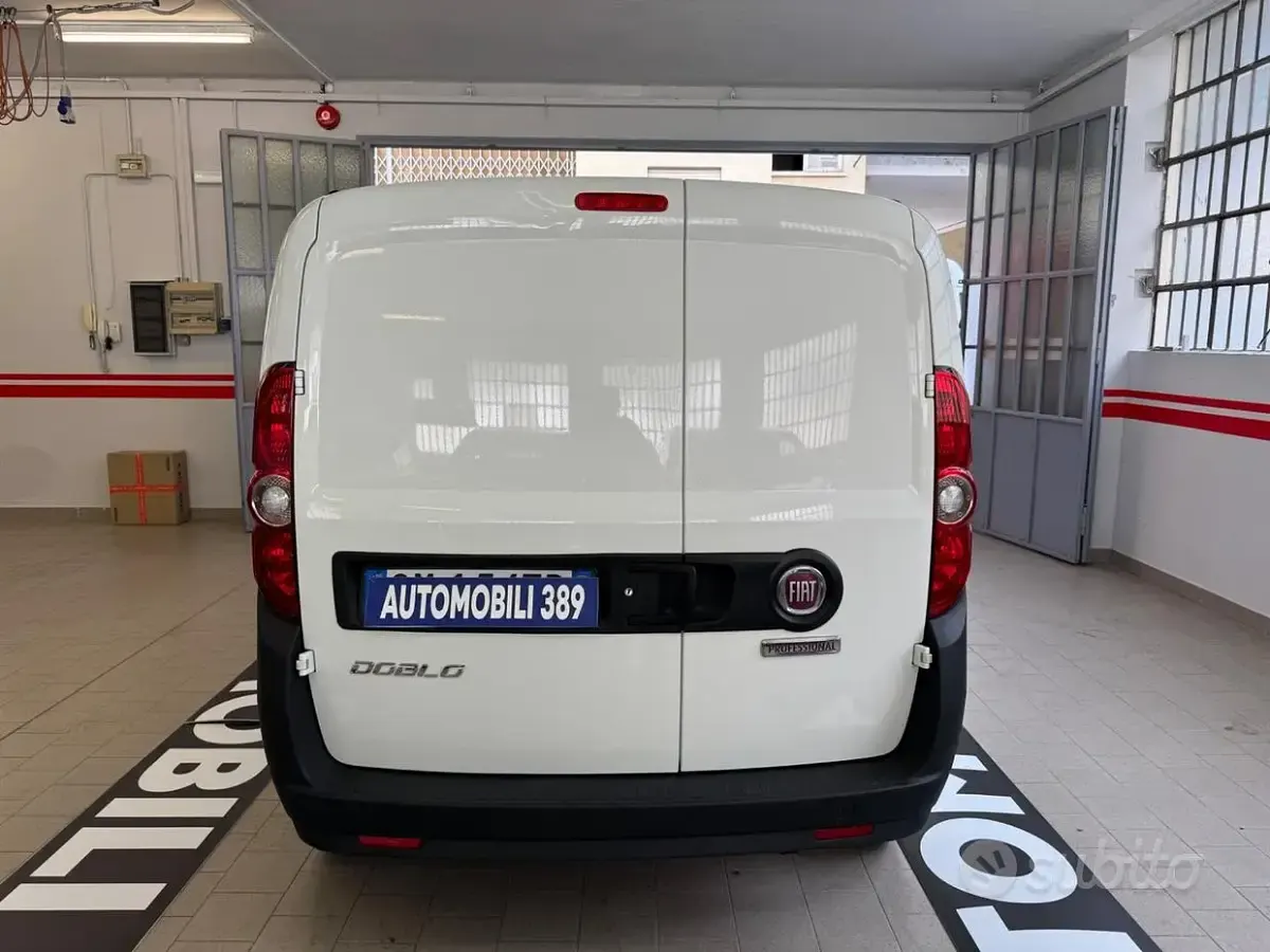 Usata Fiat Doblò Business 105 CV (77 kW) 2022 Bianco Monovolume