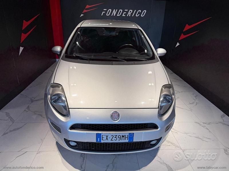 Usata 2014 Fiat Punto Lounge Tre volumi | 2500 € (Ottimo prezzo) - Immagine 1/4