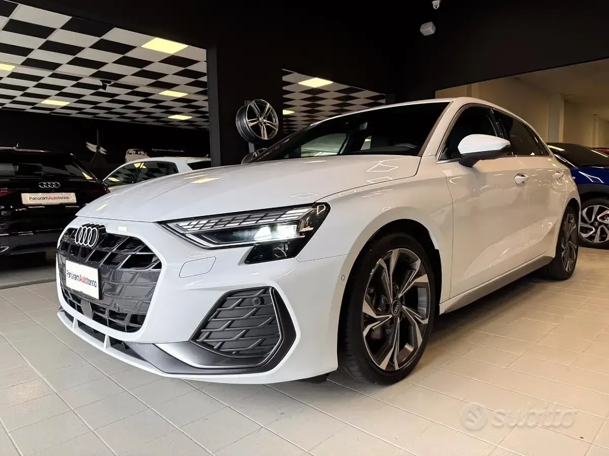 Usata Audi A3 S-Line 150 CV (110 kW) 2025 Bianco Berlina
