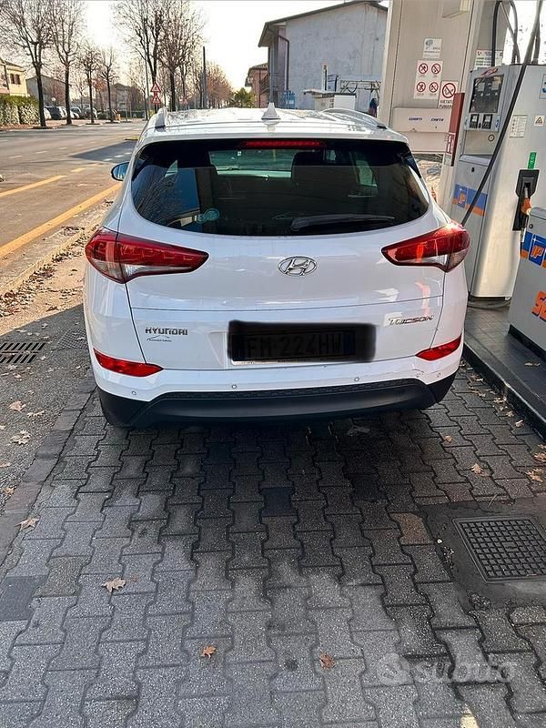 Bianco Usata 2017 Hyundai Tucson SUV | 13.500 € (Buon prezzo) - Immagine 1/4