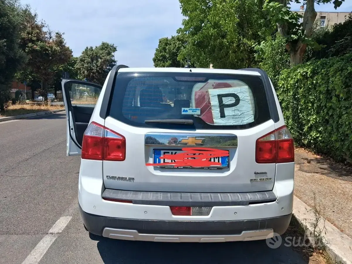 Usata Chevrolet Orlando 141 CV (103 kW) 2011 Bianco Monovolume