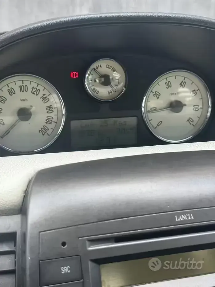 Usata Lancia Ypsilon 69 CV (50 kW) 2003 Bianco Utilitaria