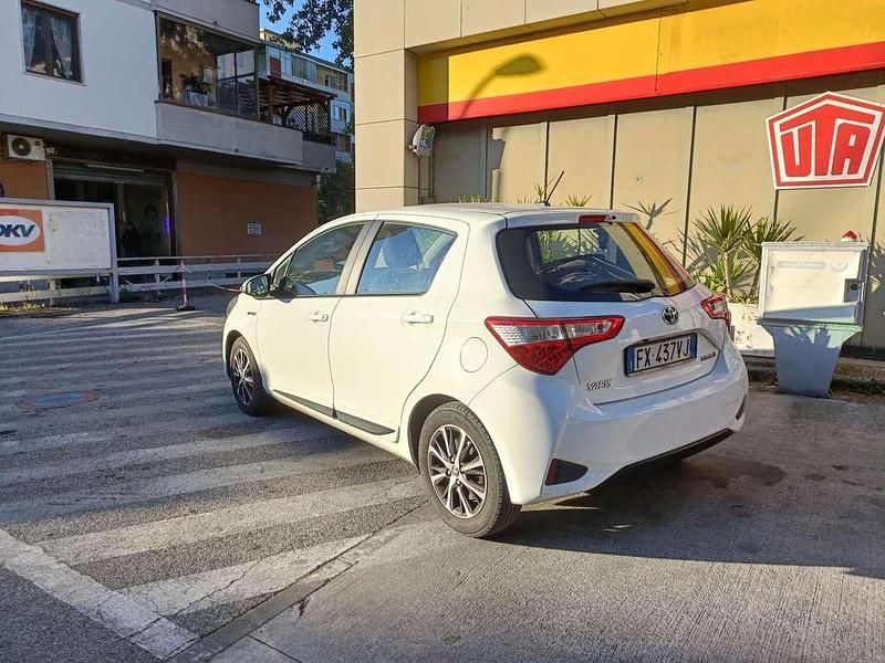 Usata Toyota Yaris Hybrid Active 73 CV (53 kW) 2019 Berlina