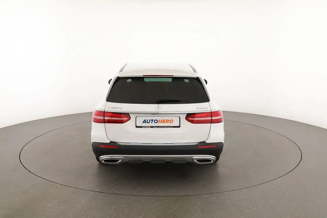 Gebraucht Mercedes E220 All-Terrain Business 195 PS (143 kW) 2021 Weiß Kombi