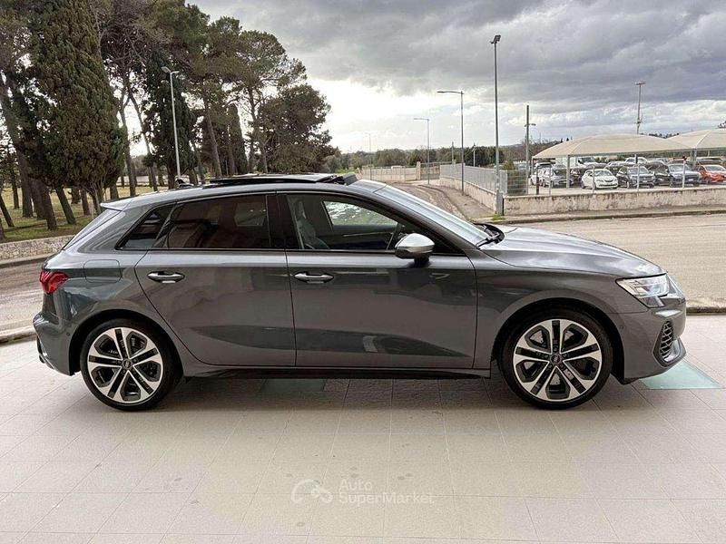 Usata Audi S3 Sport 333 CV (244 kW) 2025 Grigio scuro Berlina