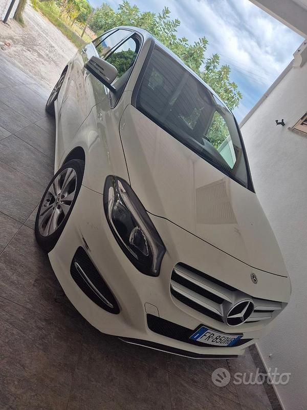 Usata Mercedes B180 95 CV (69 kW) 2018 Bianco Monovolume