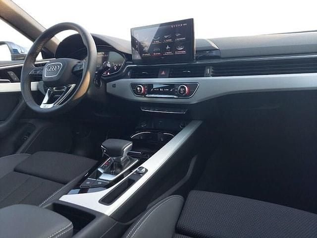 Usata Audi A5 Sportback S-Line 204 CV (150 kW) 2023 Blu navarra metallizzato Utilitaria