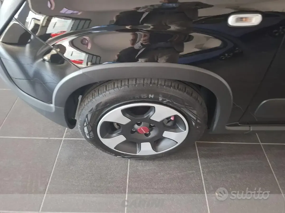 Usata Fiat Panda Cross Cross 70 CV (51 kW) 2024 Nero Utilitaria