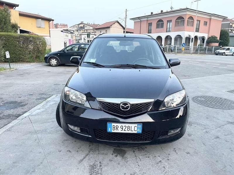 Usata Mazda 2 68 CV (50 kW) 2004 Nero Utilitaria