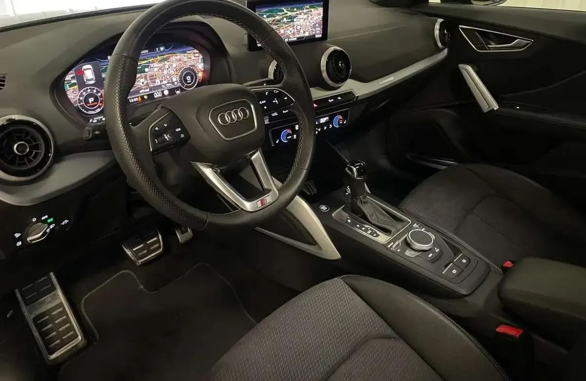 Usata Audi Q2 S-Line 150 CV (110 kW) 2020 Grigio SUV