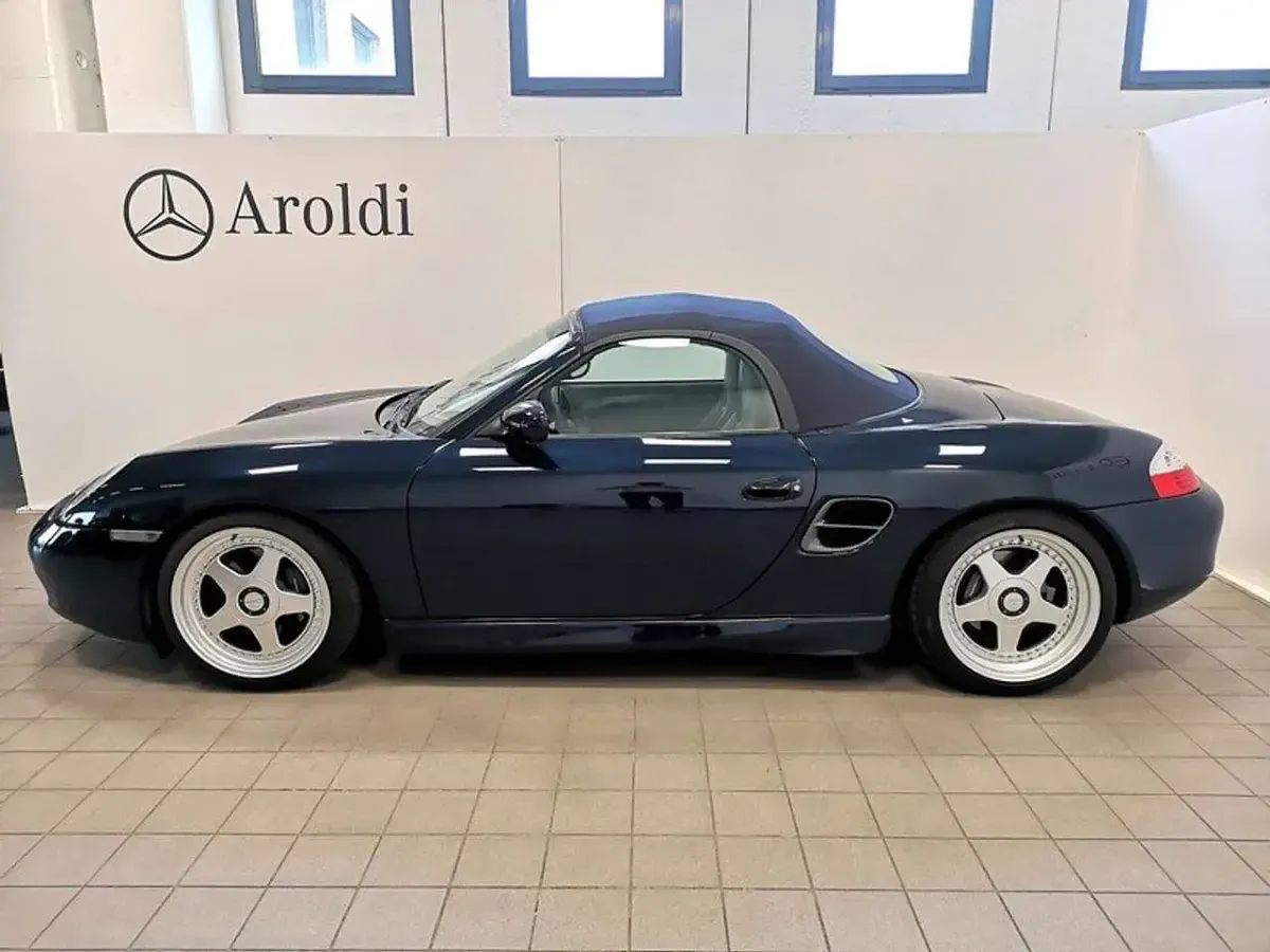 Second-hand Porsche Boxster 204 CP (150 kW) 1998 Albastru Cabrio