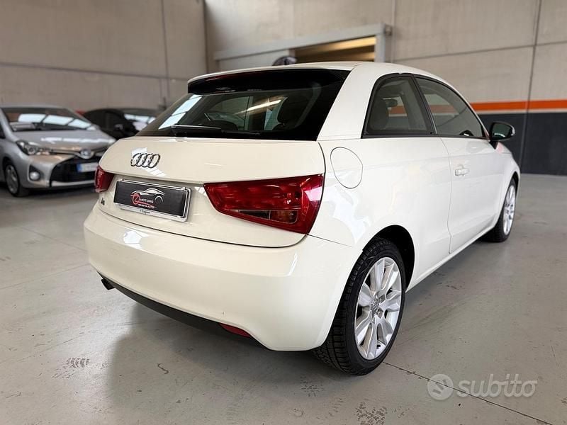Usata Audi A1 Ambition 105 CV (77 kW) 2011 Bianco Utilitaria