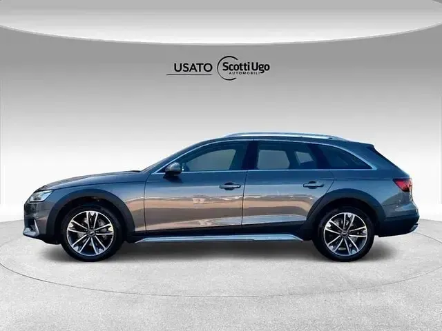 Usata Audi A4 Allroad Comfort 204 CV (150 kW) 2022 Grigio terra metallizzato Station wagon