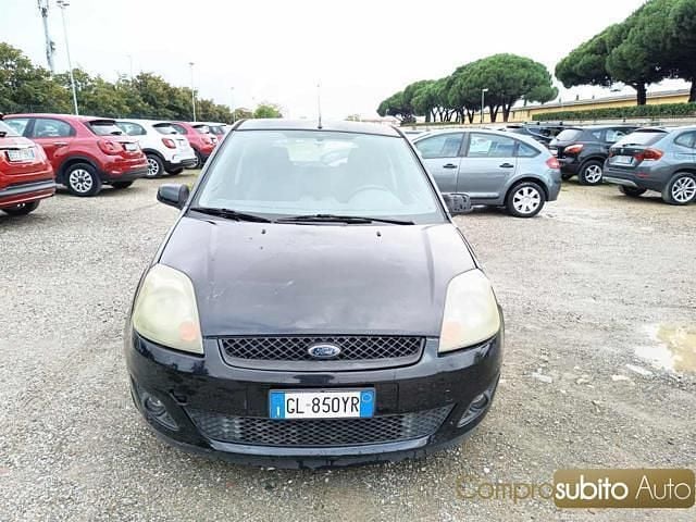 Usata Ford Fiesta Titanium 75 CV (55 kW) 2007 Nero Utilitaria