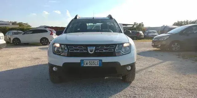 Usata Dacia Duster Lauréate 105 CV (77 kW) 2014 Grigio SUV