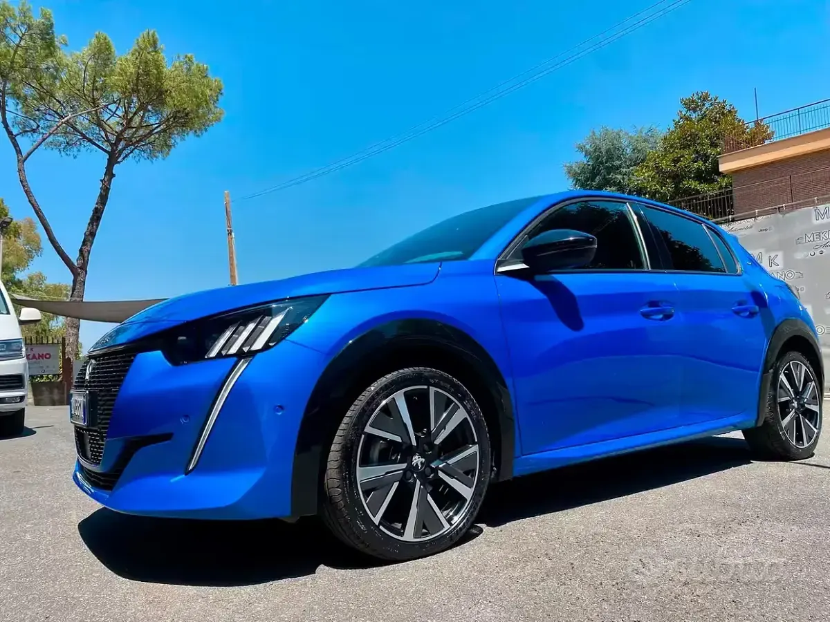 Usata Peugeot 208 GT 131 CV (96 kW) 2022 Blu Utilitaria