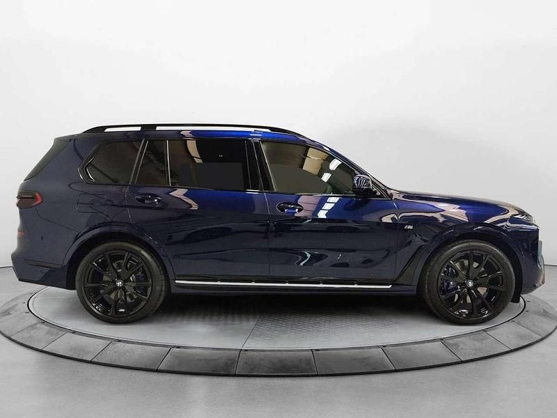Nuova BMW X7 M Sport 381 CV (280 kW) 2025 Tanzanite blue SUV