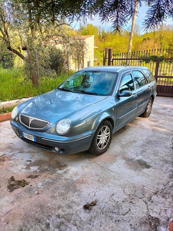 Usata Lancia Lybra 116 CV (85 kW) 2004 Grigio Station wagon