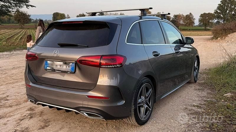 Usata Mercedes B180 Premium 136 CV (100 kW) 2019 Utilitaria