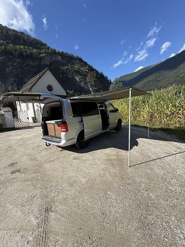 Usata VW T5 Comfortline 140 CV (102 kW) 2012 Grigio Furgone