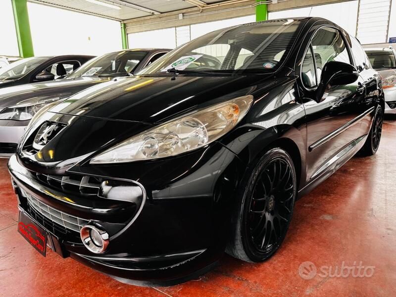 Usata 2007 Peugeot 207 Tre volumi | 3900 € (Cara) - Immagine 1/4