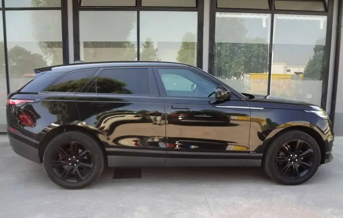 Usata Land Rover Range Rover Velar R-Dynamic 241 CV (177 kW) 2018 Nero SUV