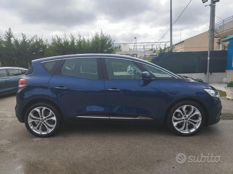 Usata Renault Scénic IV 120 CV (88 kW) 2019 Blu Monovolume