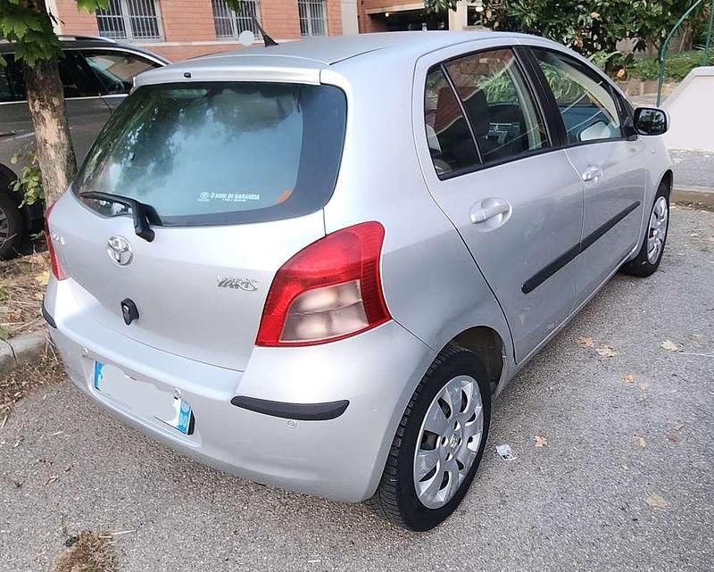 Usata Toyota Yaris Sol 69 CV (50 kW) 2008 Berlina