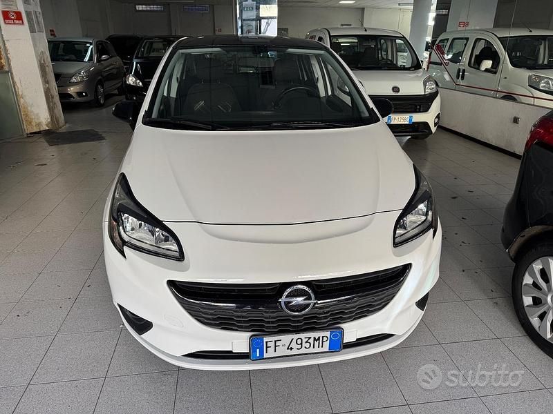 Usata Opel Corsa 90 CV (66 kW) 2017 Bianco Berlina