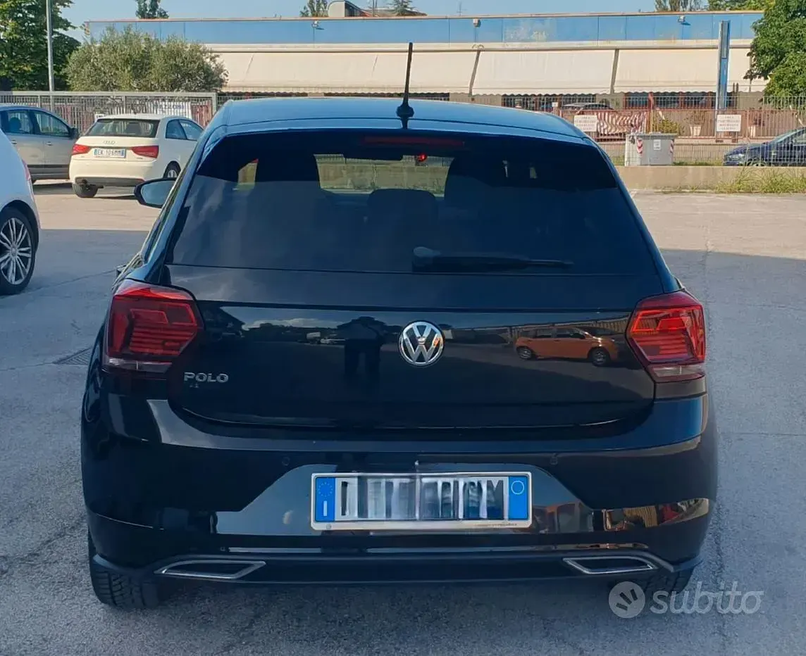Usata VW Polo R-line 95 CV (69 kW) 2020 Nero Utilitaria