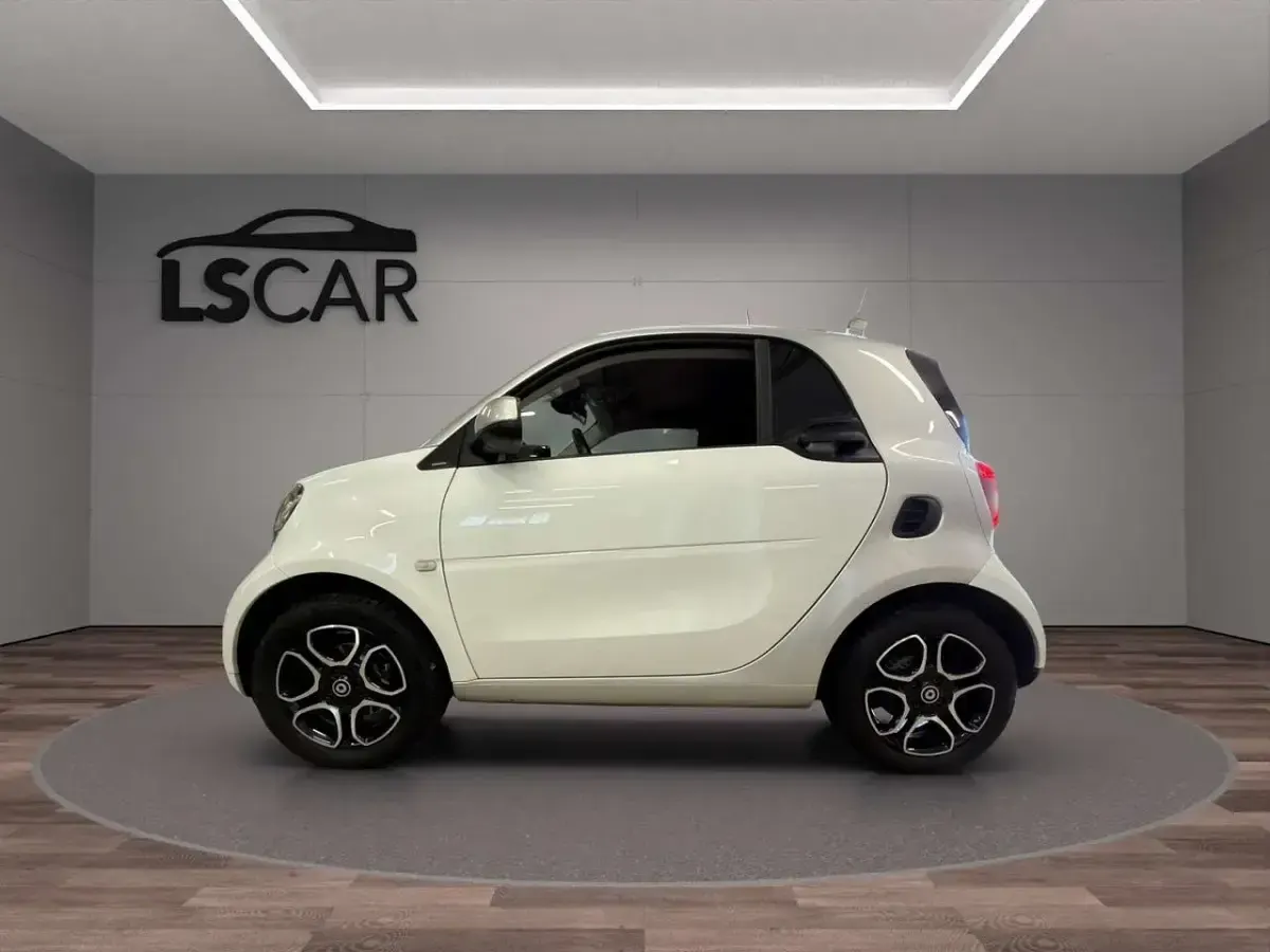Usata Smart ForTwo Cabrio Passion 70 CV (51 kW) 2019 Bianco Cabrio