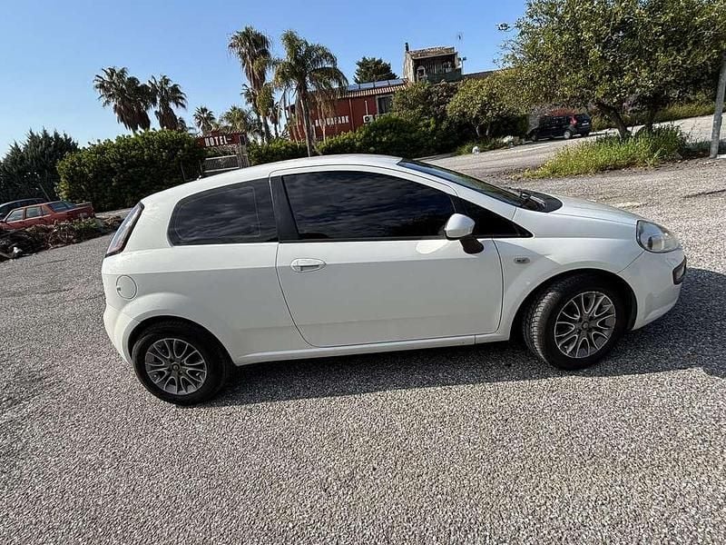 Usata Fiat Punto Evo Dynamic 75 CV (55 kW) 2011 Utilitaria