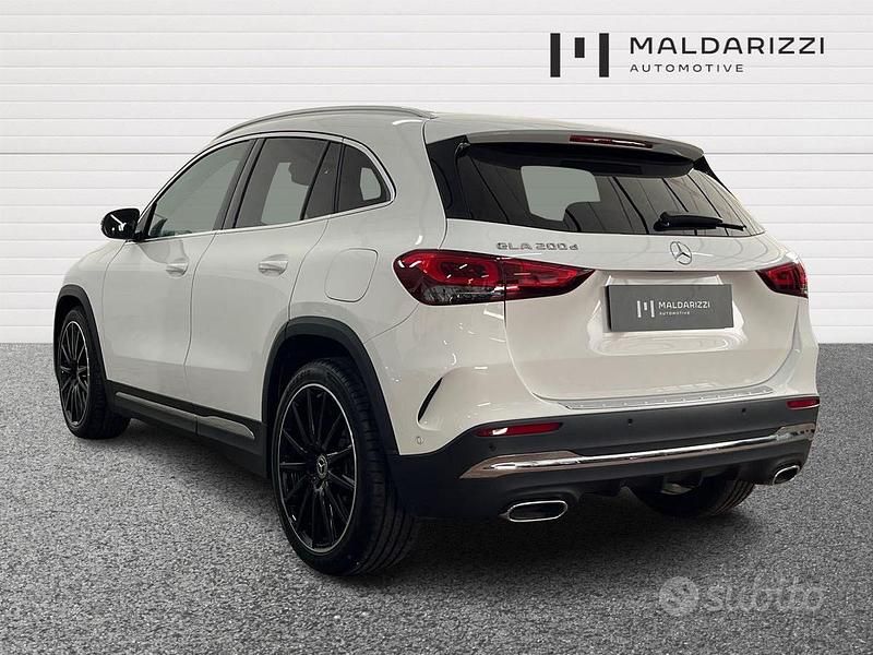 Usata Mercedes GLA200 Premium 150 CV (110 kW) 2023 Bianco SUV