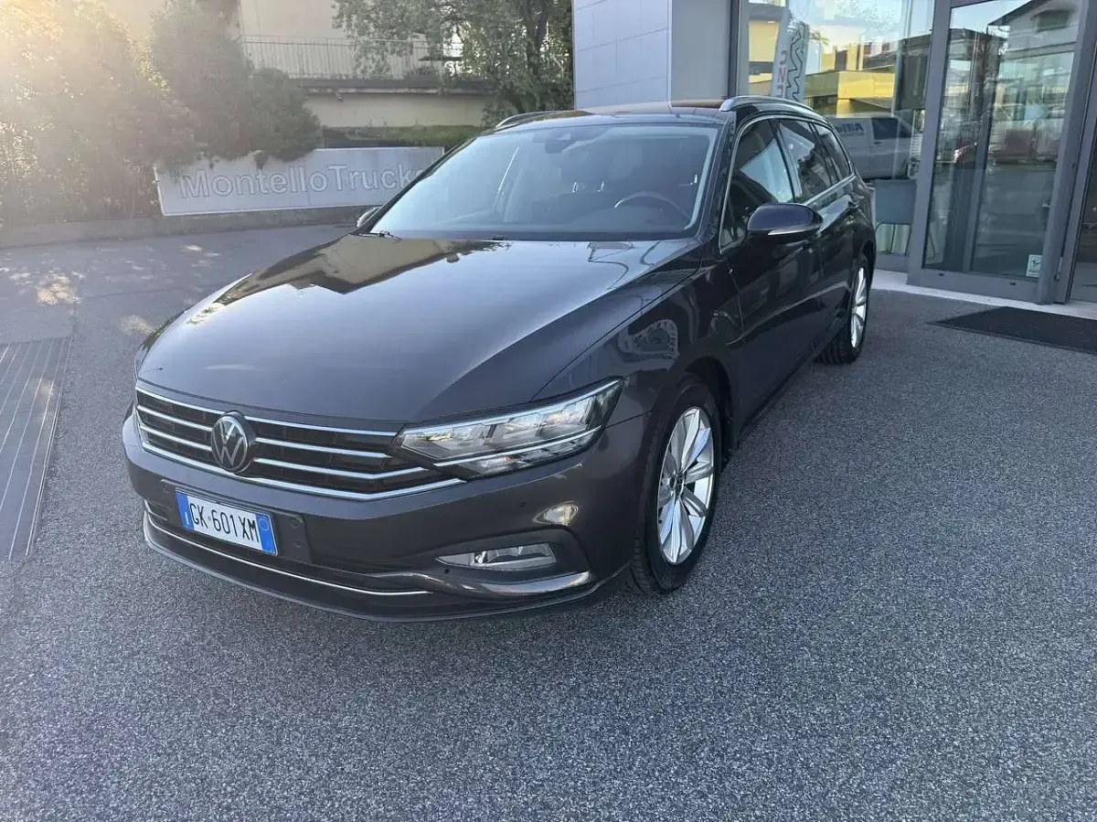 Usata VW Passat Business 150 CV (110 kW) 2022 Grigio Station wagon