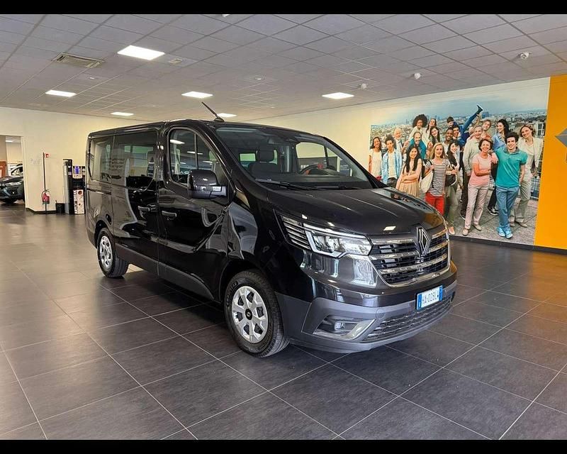 Nuova Renault Trafic Equilibre 150 CV (110 kW) 2025 Nero midnight  tinta metalizz Monovolume